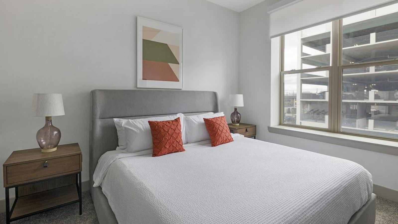 Landing - Modern Apartment With Amazing Amenities Houston Exterior photo